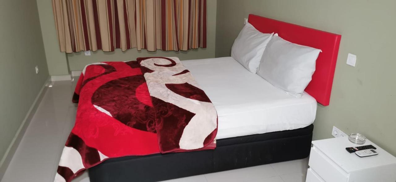 Hostal Gracia Torrejon de Ardoz Exterior photo